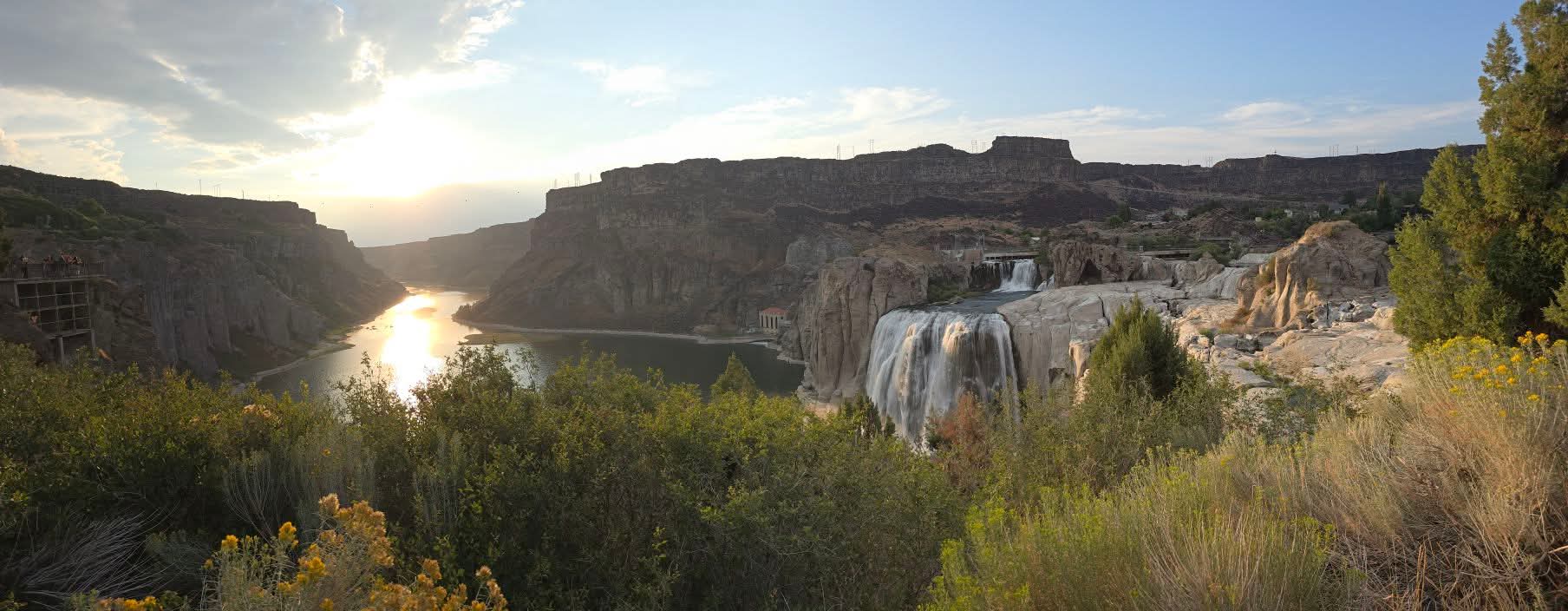 Magic Valley, Idaho — Snake River canyon and waterfall at golden hour